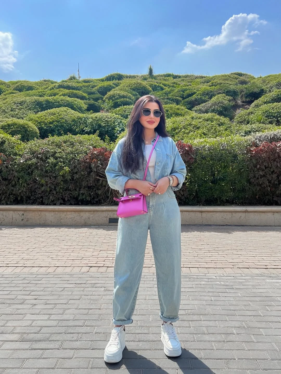 19 summer romper outfits for women 2026 Light Denim One-Piece With A Hot Pink Crossbody Pop