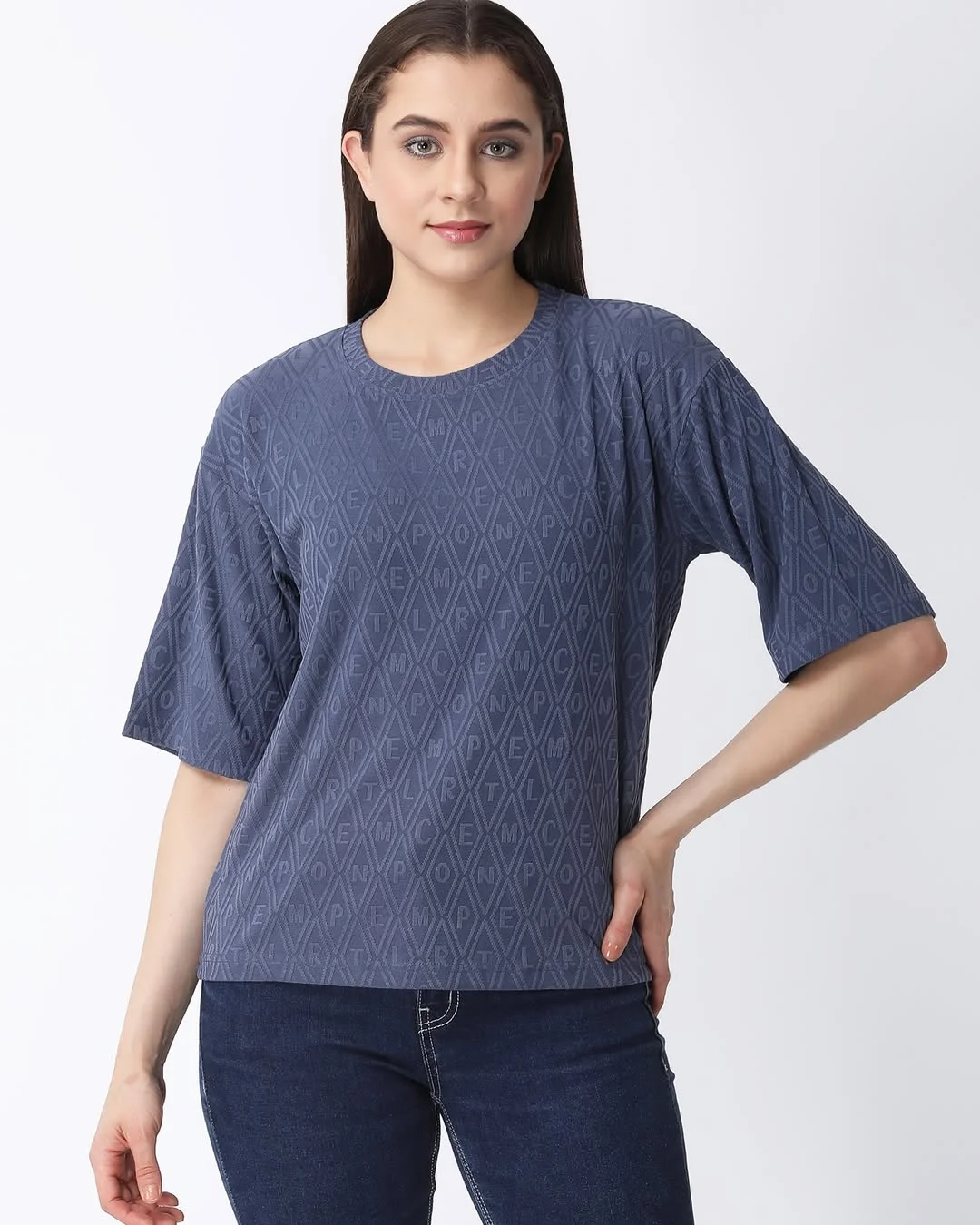 casual summer t-shirt outfit for women 2026 Royal Blue Boxy Tee With Dark Denim