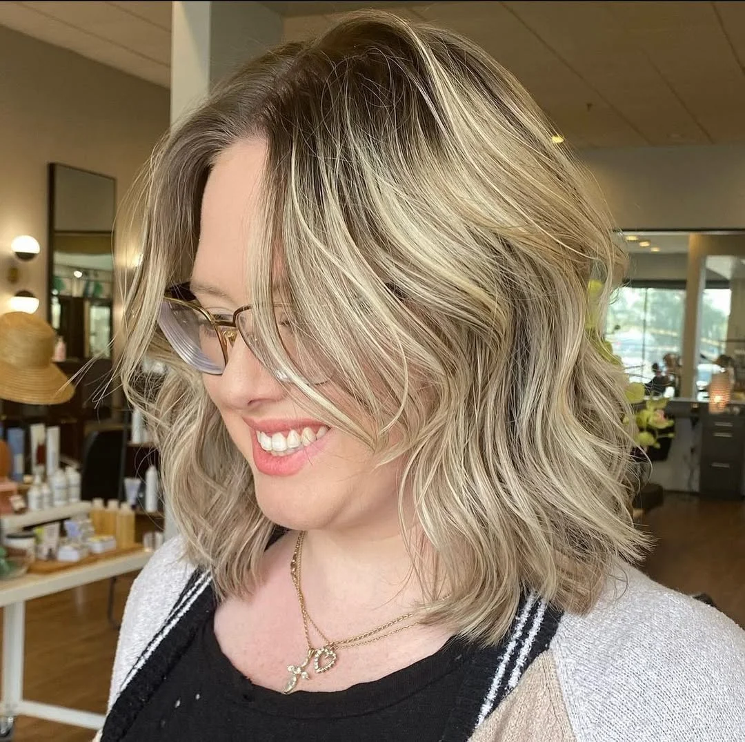 chic summer haircut 2026 Champagne Textured Lob With Soft Side-Swept Pieces