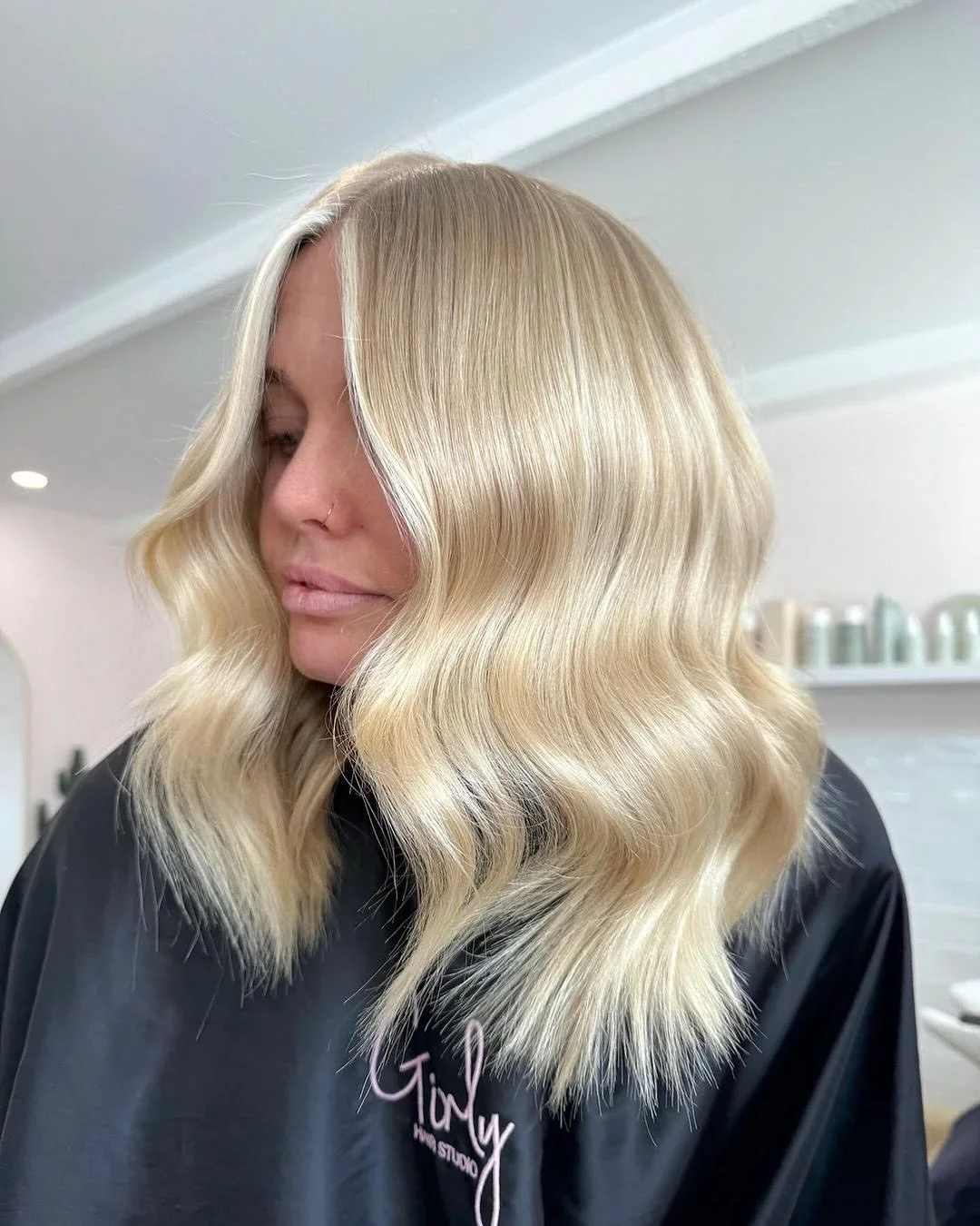 creamy summer blonde hair color 2026 Shoulder-Length Cream Blonde With Polished Waves