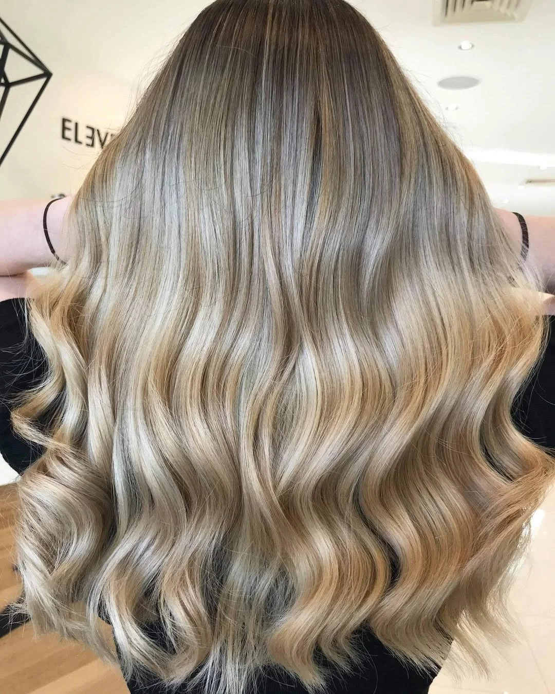 creamy summer blonde hair color 2026 Smoky Root Cream Blonde With Soft Wave Dimension