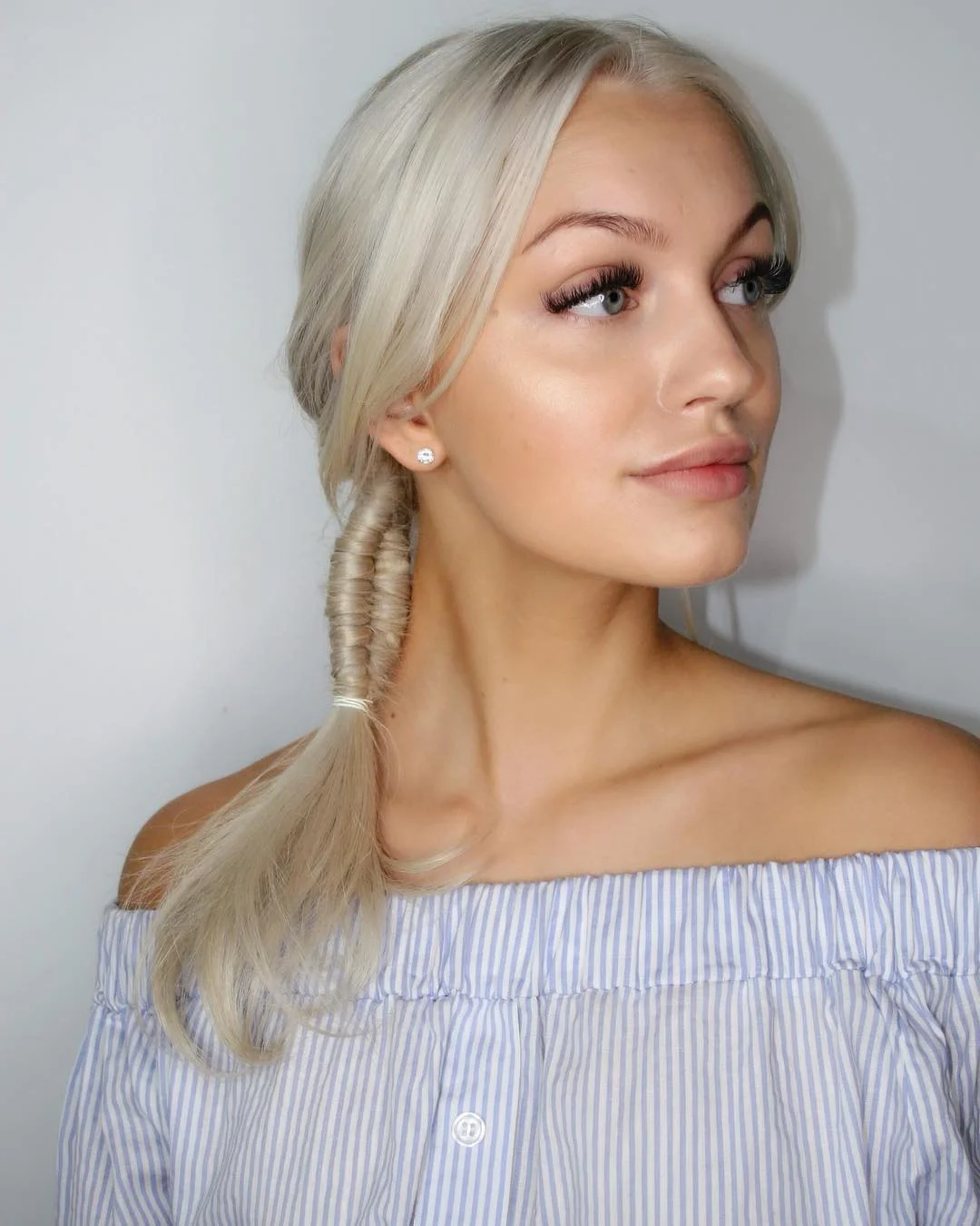 easy summer hairstyles ideas 2026 Airy Blonde Layers With A Soft Side Sweep