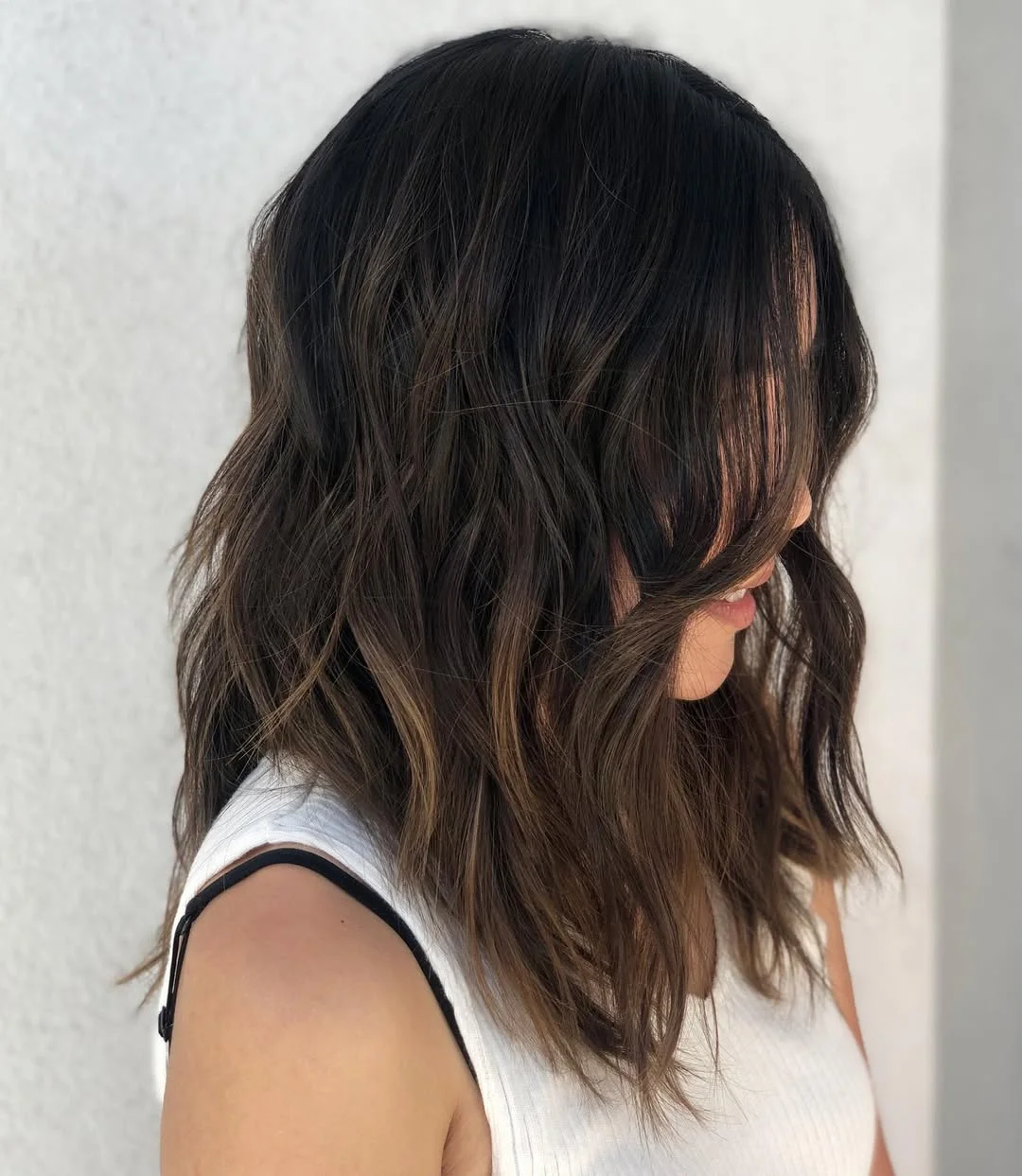 easy summer hairstyles ideas 2026 Textured Brunette Lob With Breezy Movement