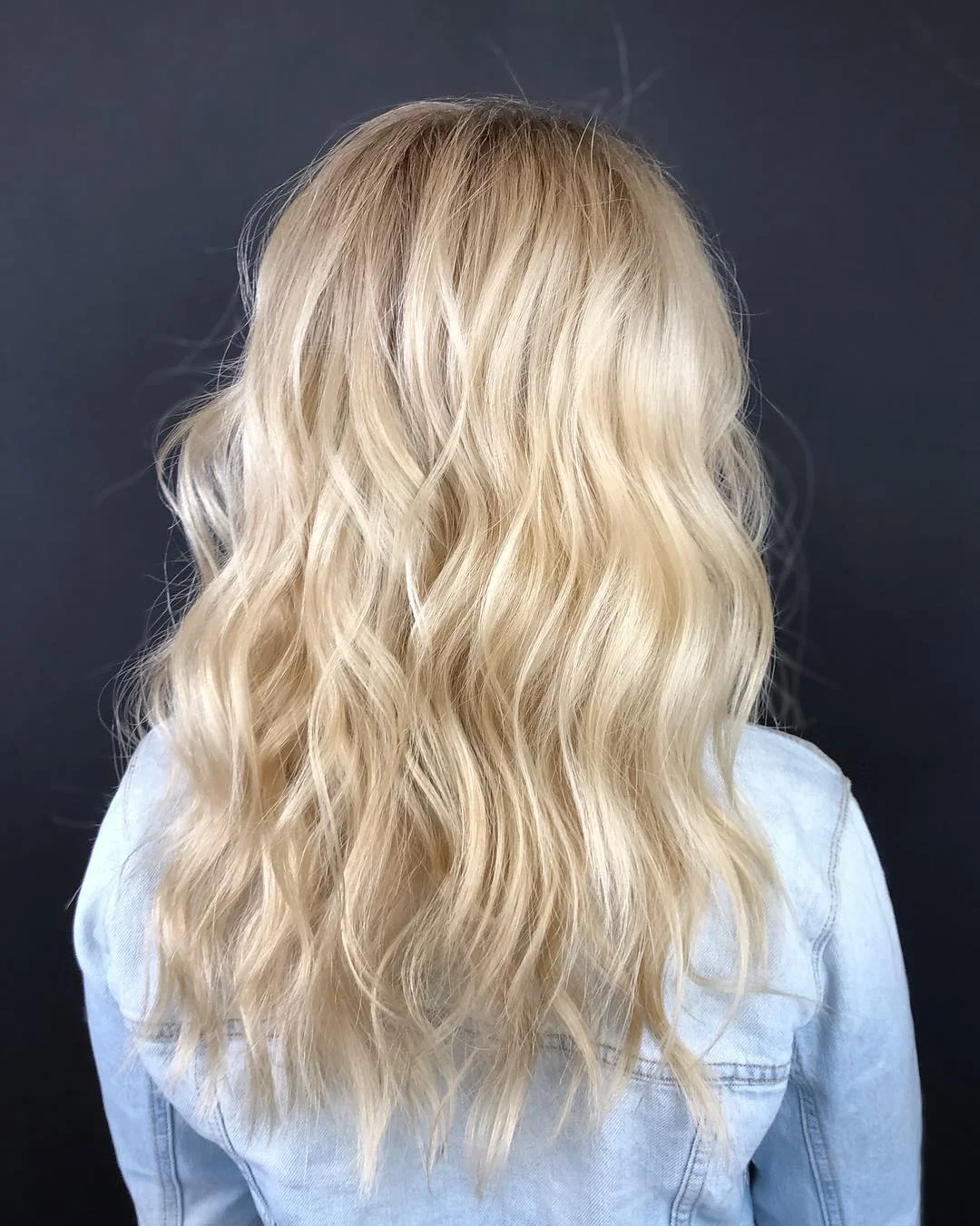 effortless summer easy hairstyle 2026 Creamy Blonde Waves With An Airy Finish