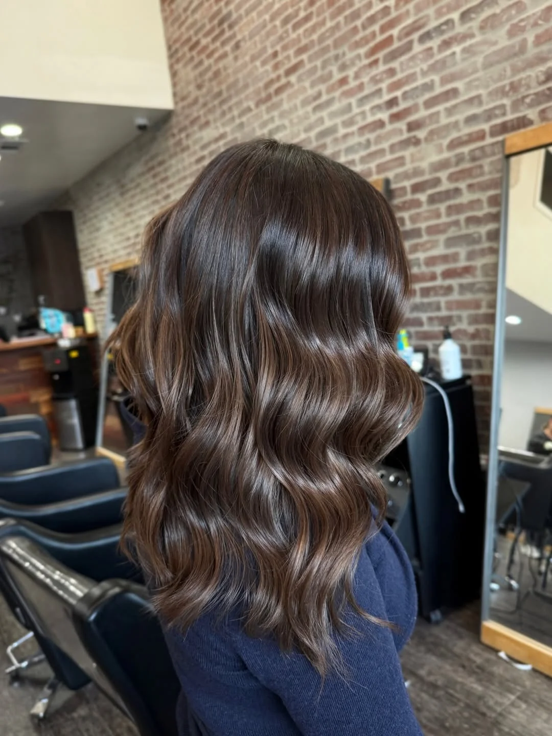 low maintenance summer hair color for brunettes Glossy Cocoa Brunette With Seamless Shine