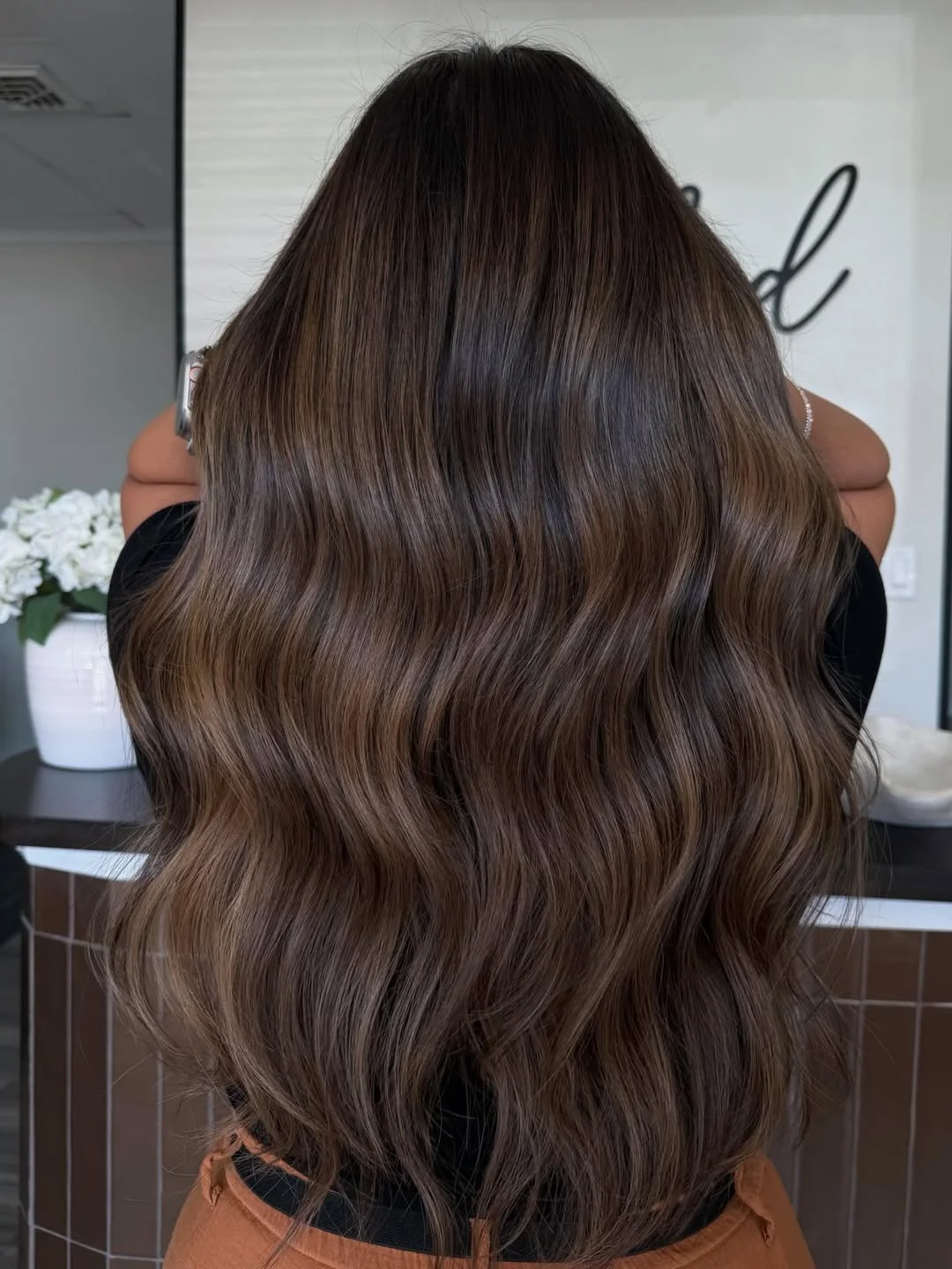 low maintenance summer hair color for brunettes Soft Mocha Brunette With Natural Summer Lights