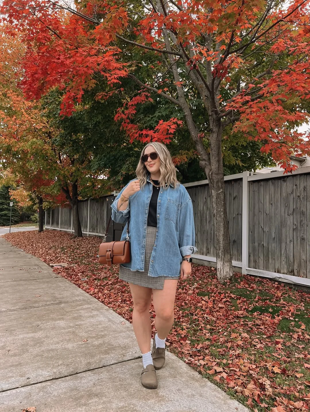 midsize outfits for women summer 2026 Denim Shirt And Gingham Mini For An Easy Summer Walk