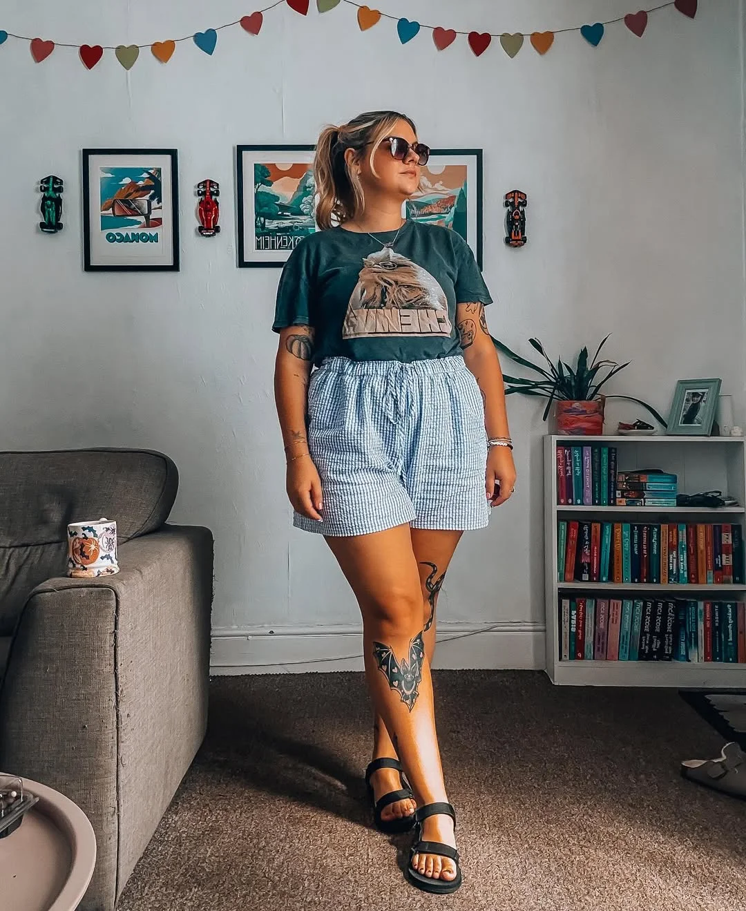midsize outfits for women summer 2026 Graphic Tee And Gingham Shorts For Casual Home-To-Errands Style