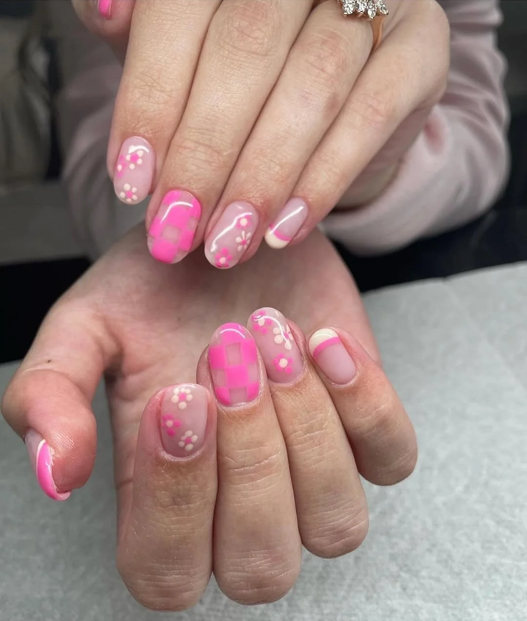 pink summer nails 2026 Short Pink Checkerboard Nails With Daisy Details