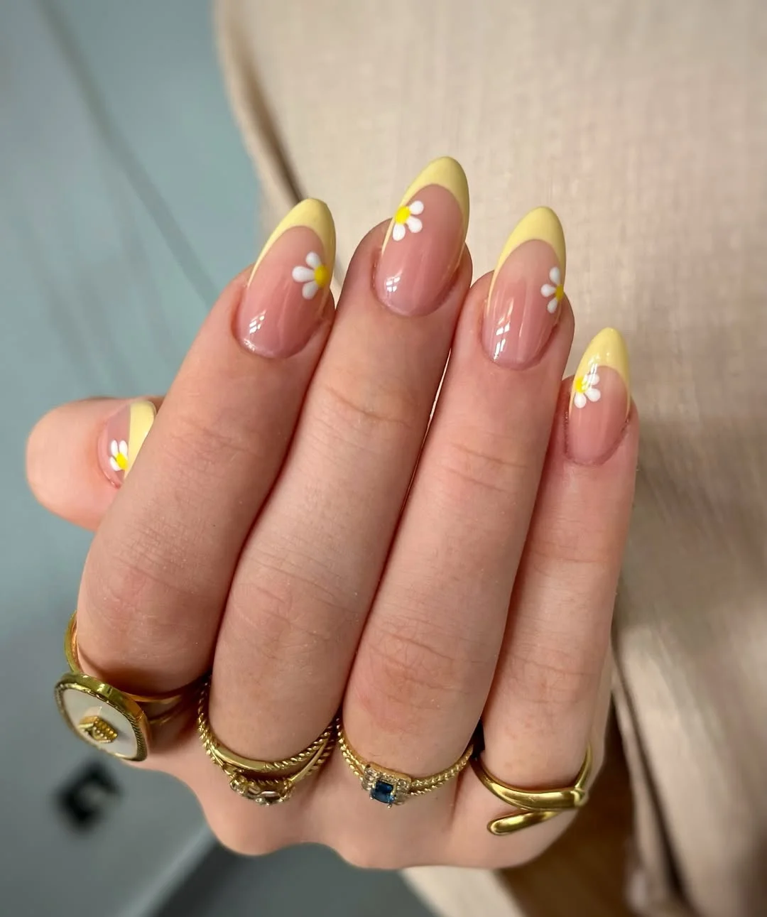 summer beach nails 2026 Lemon Daisy Almond Nails for a Sunny Beach Mood