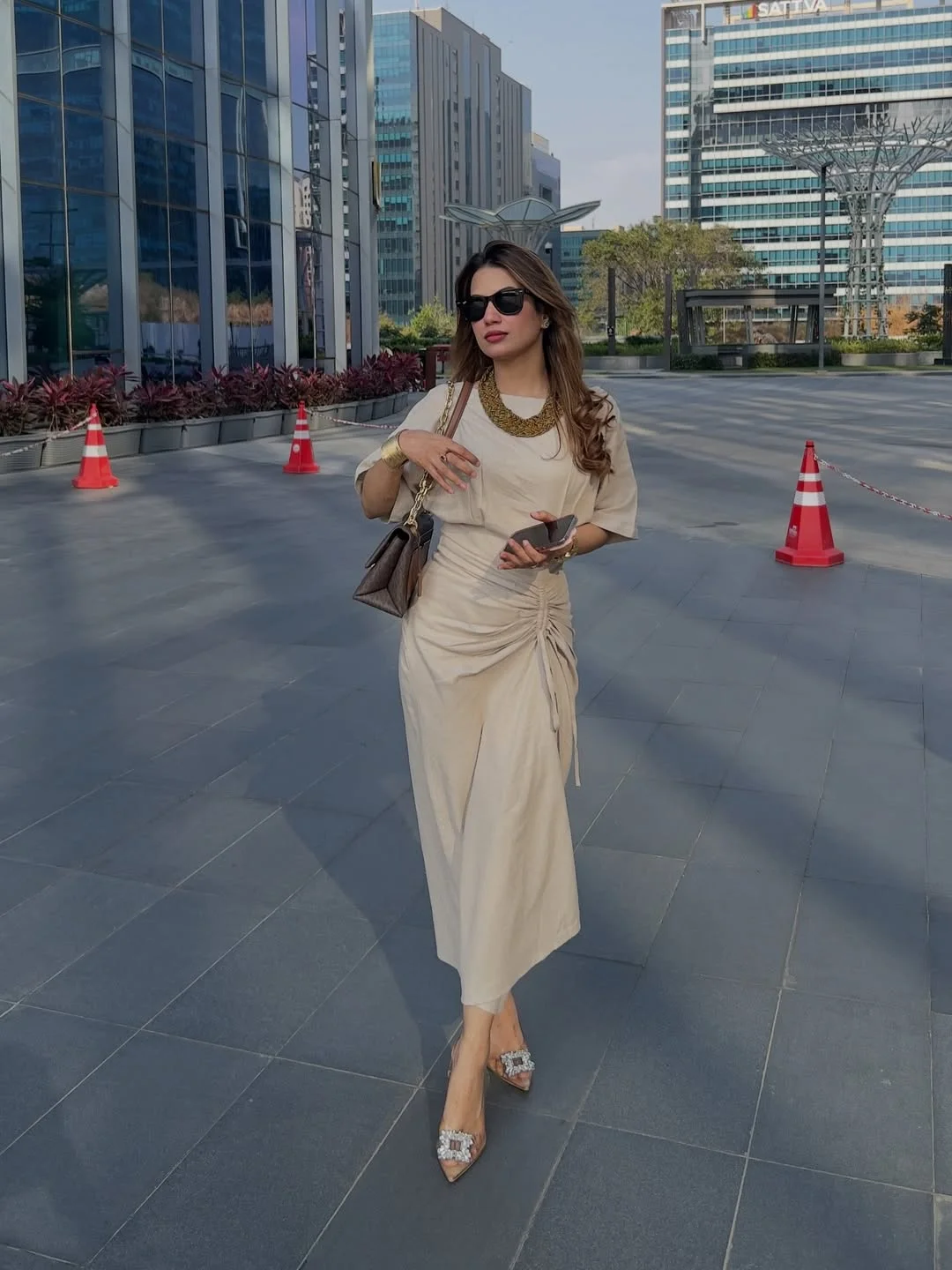 20 summer fashion outfits for women 2026 Beige Ruched Skirt With Modern City Neutrals