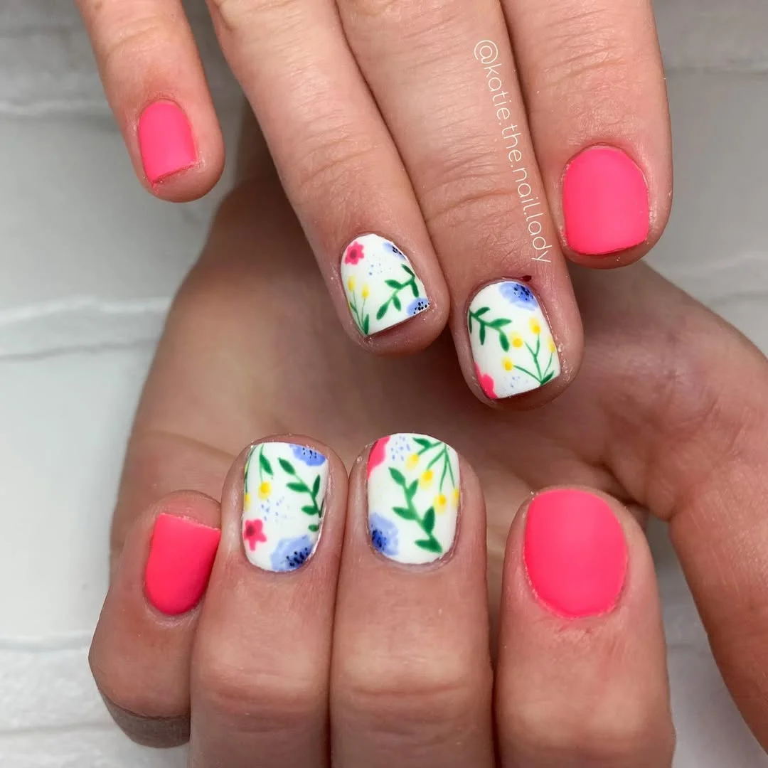 summer flower nails 2026 Bright Pink Short Nails With White Floral Art