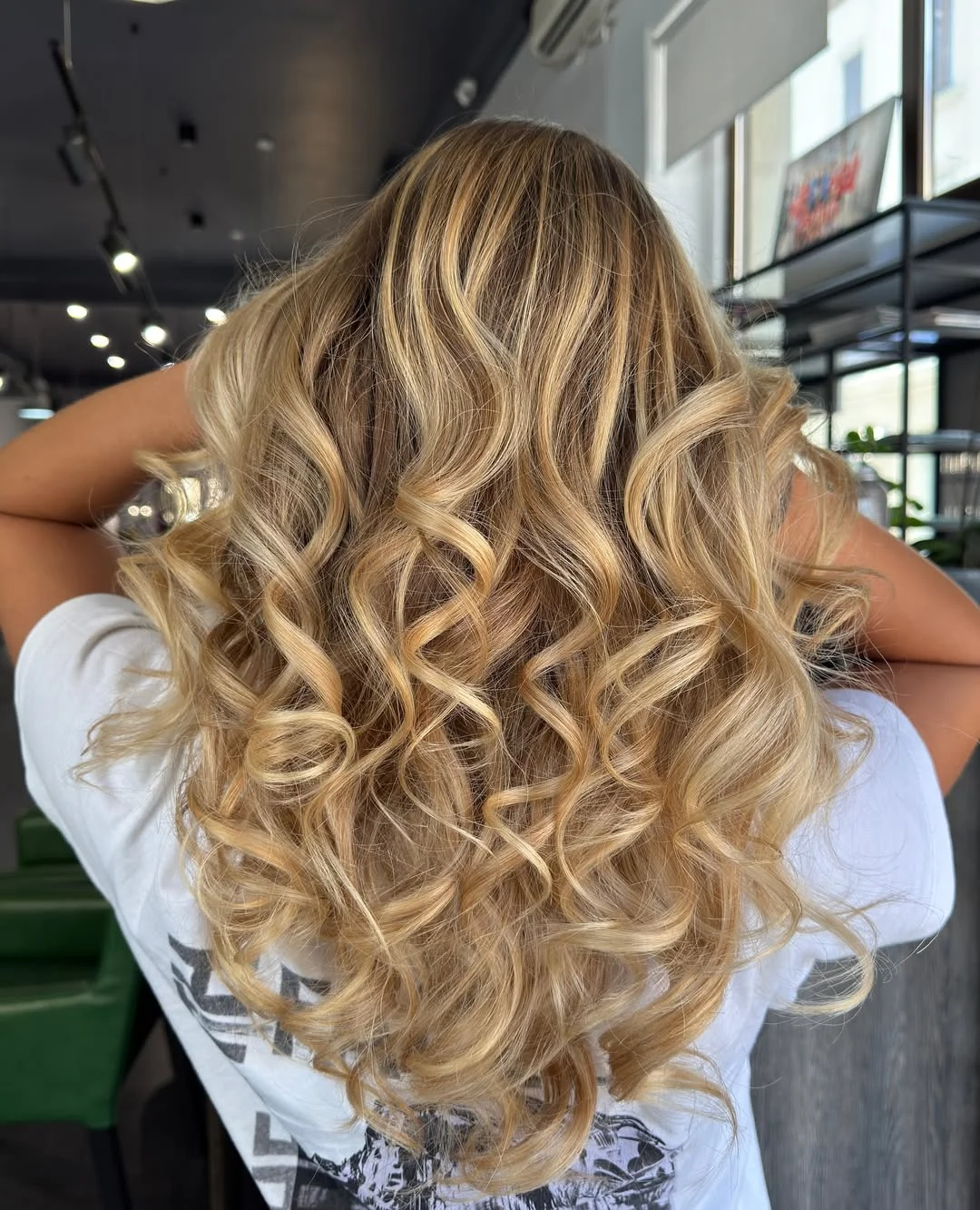 summer hair color ideas 2026 Golden Champagne Curls With A Sunlit Finish