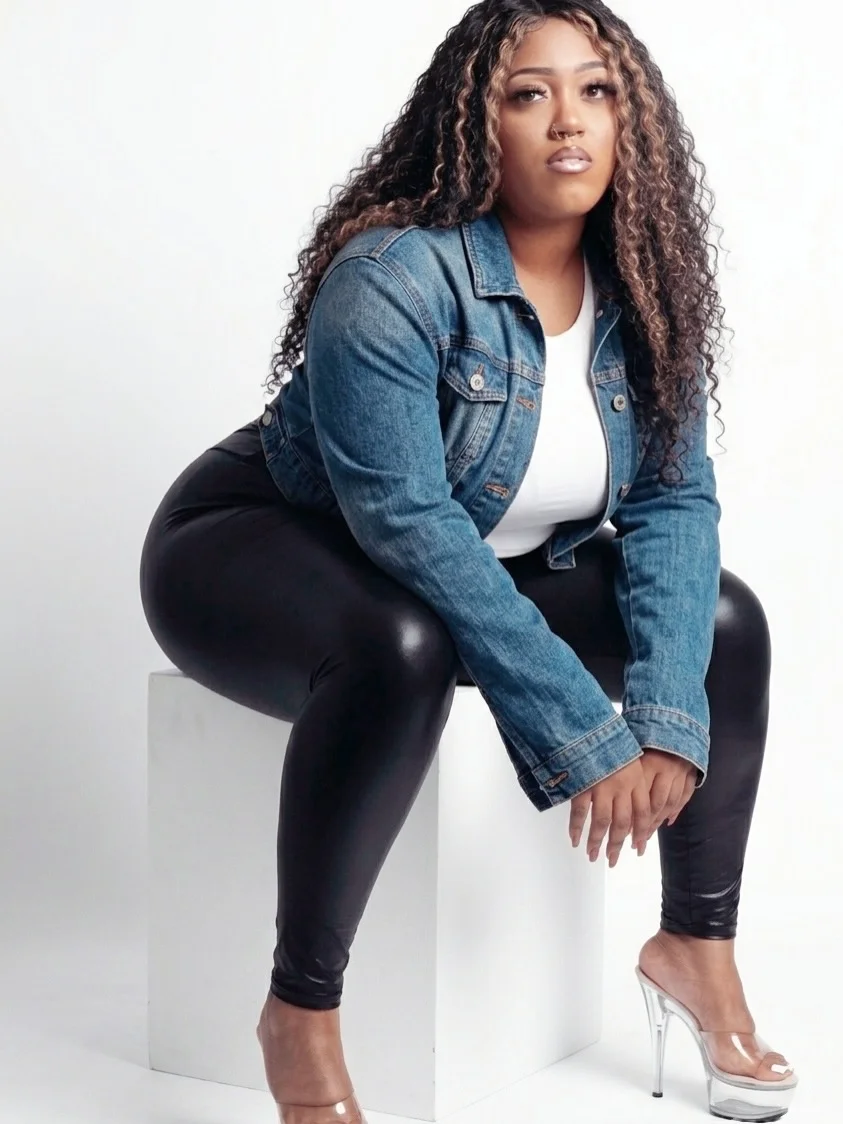summer haircuts for plus size women 2026 Extra-Long Highlighted Curls With Glamorous Definition