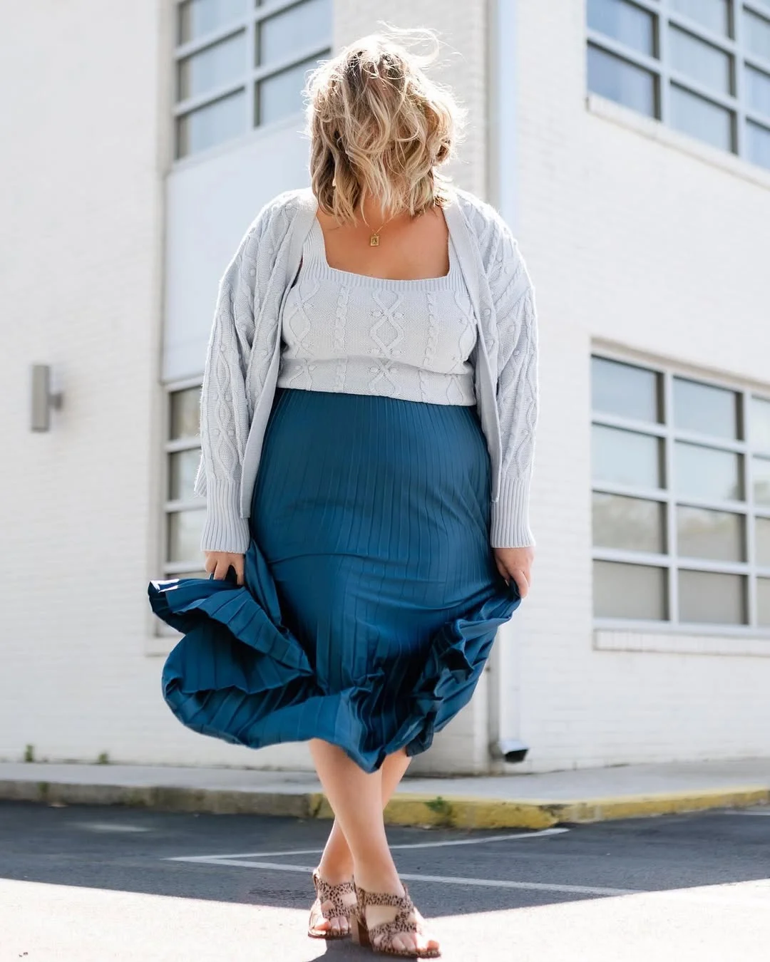summer haircuts for plus size women 2026 Windy Blonde Bob With Beachy Texture