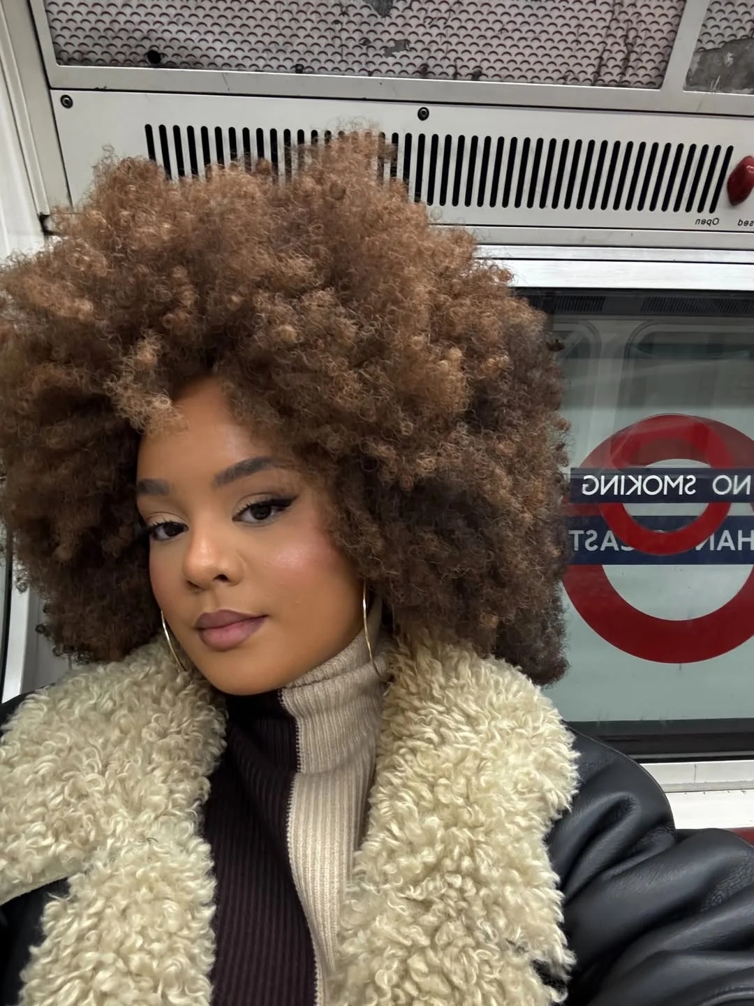 summer haircuts for plus size women Rounded Curly Bob With Honeyed Definition