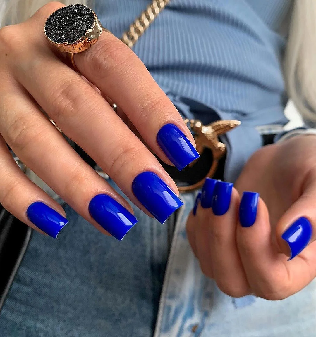 summer manicure color ideas 2026 Electric Blue Square Nails With A High-Gloss Finish