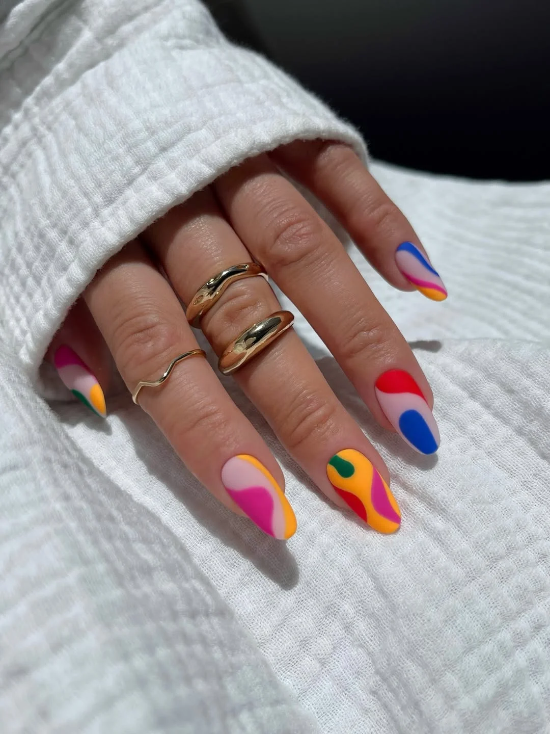 summer nail art ideas 2026 Retro Bright Wave Nails
