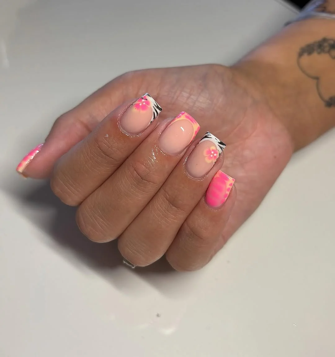 summer nails square 2026 Bright Pink Square Tips With Flower Pop Art
