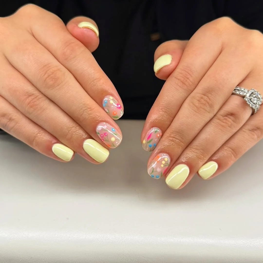 summer yellow nails 2026 Short Yellow Nails With Confetti Floral Accents