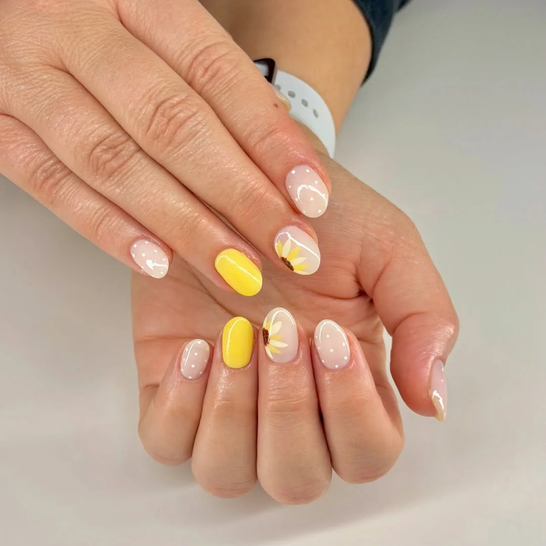 summer yellow nails 2026 Short Yellow Daisy Nails With Sheer Polka Dots