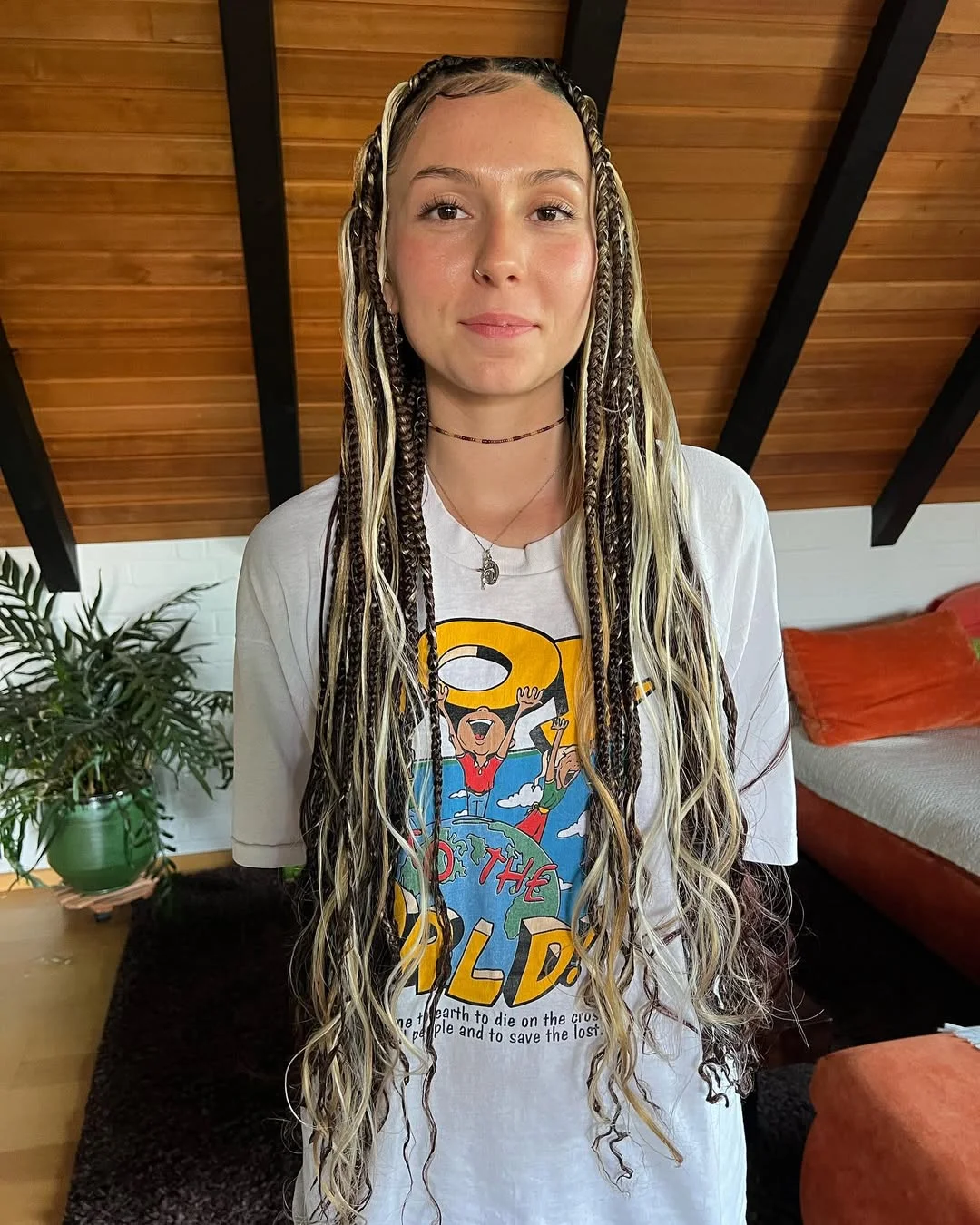 trendy summer braids hairstyle 2026 Long Mixed Braids With Blonde Pieces And Loose Texture