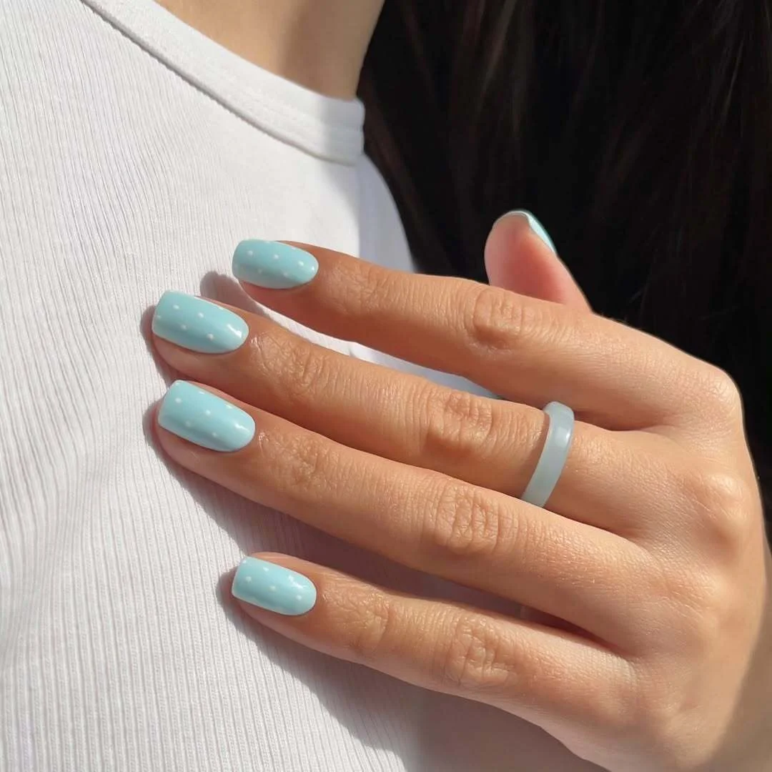 june manicure ideas 2026 Soft Aqua Short Nails With a Clean Summer Glow