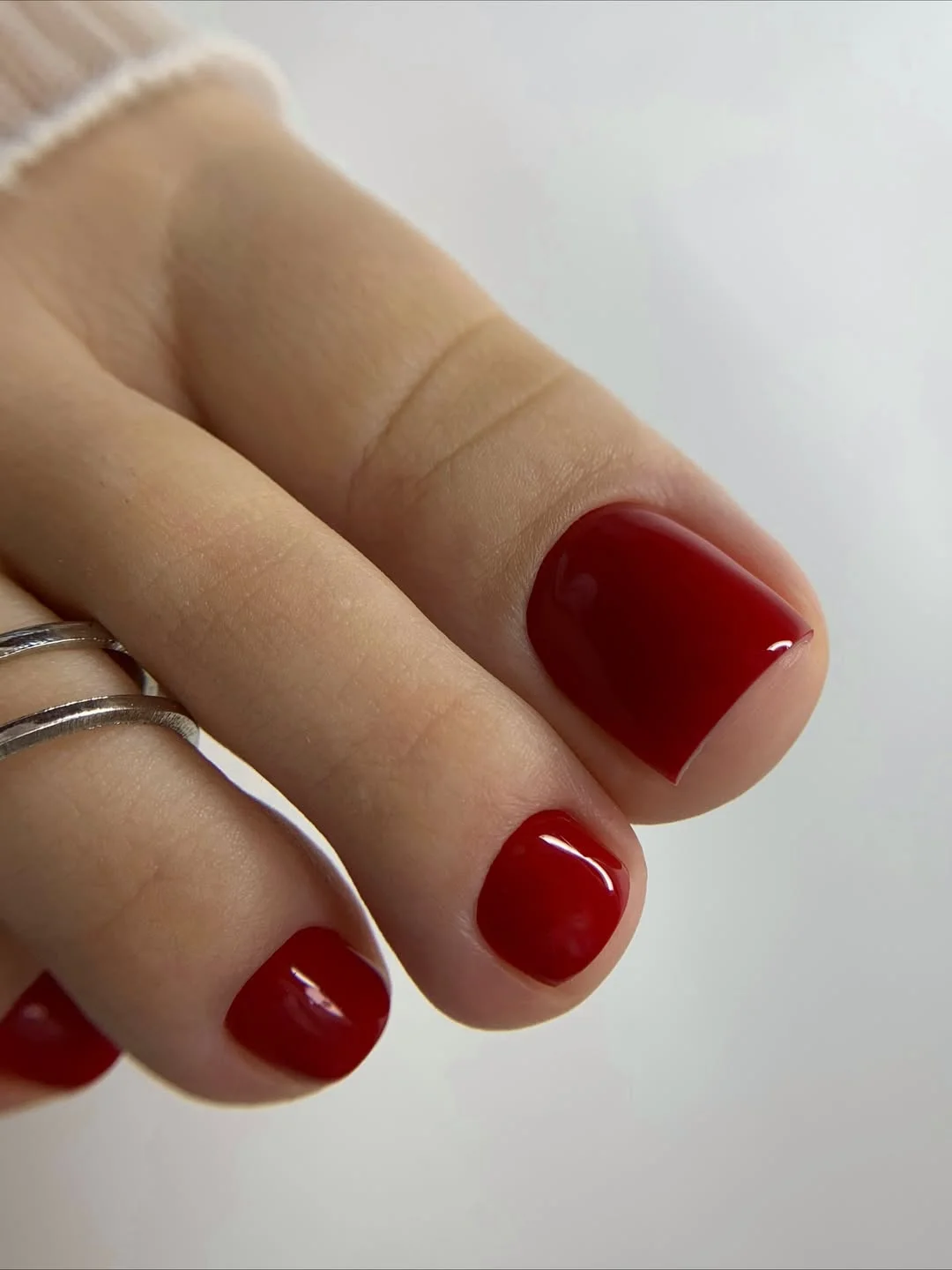 june pedicure ideas 2026 Glossy Red Pedicure With Classic Summer Confidence