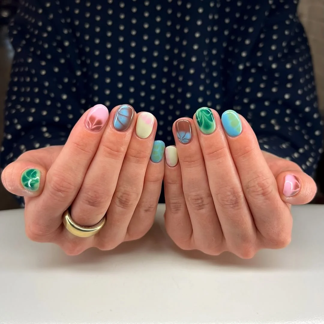 summer oval nails 2026 Colorful Marble Short Oval Nails In Blue Green And Pink